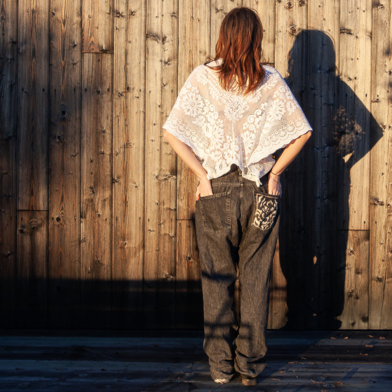 Gilet en rideau de dentelle récupérée