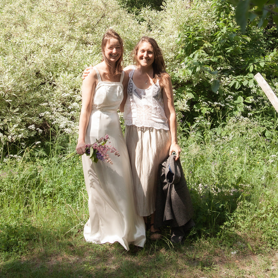 Cerisa bröllopsklänning