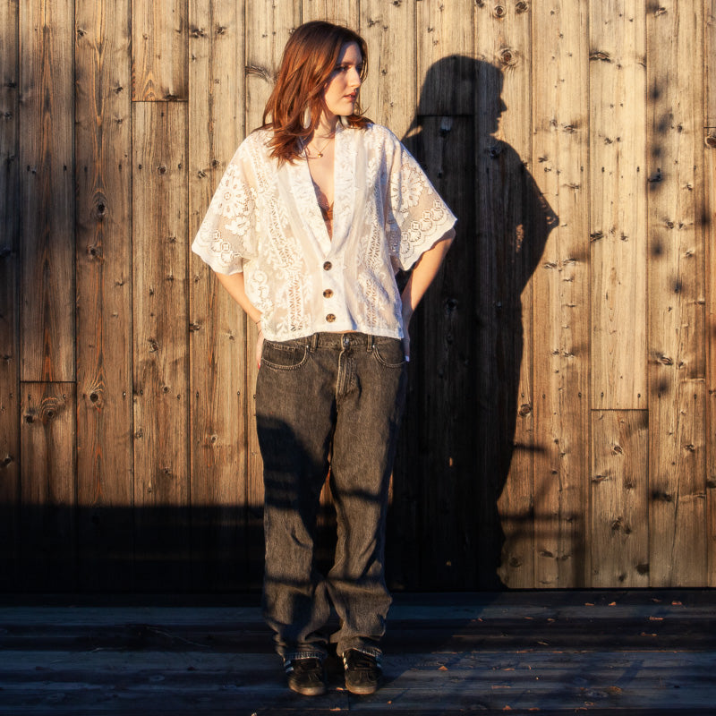 Gilet en rideau de dentelle récupérée