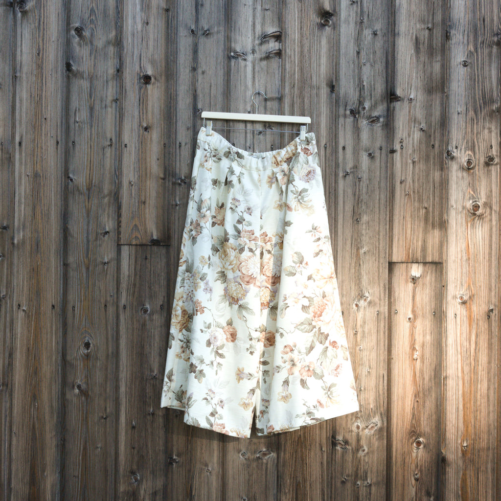 Culotte skirt made from recycled curtain fabric