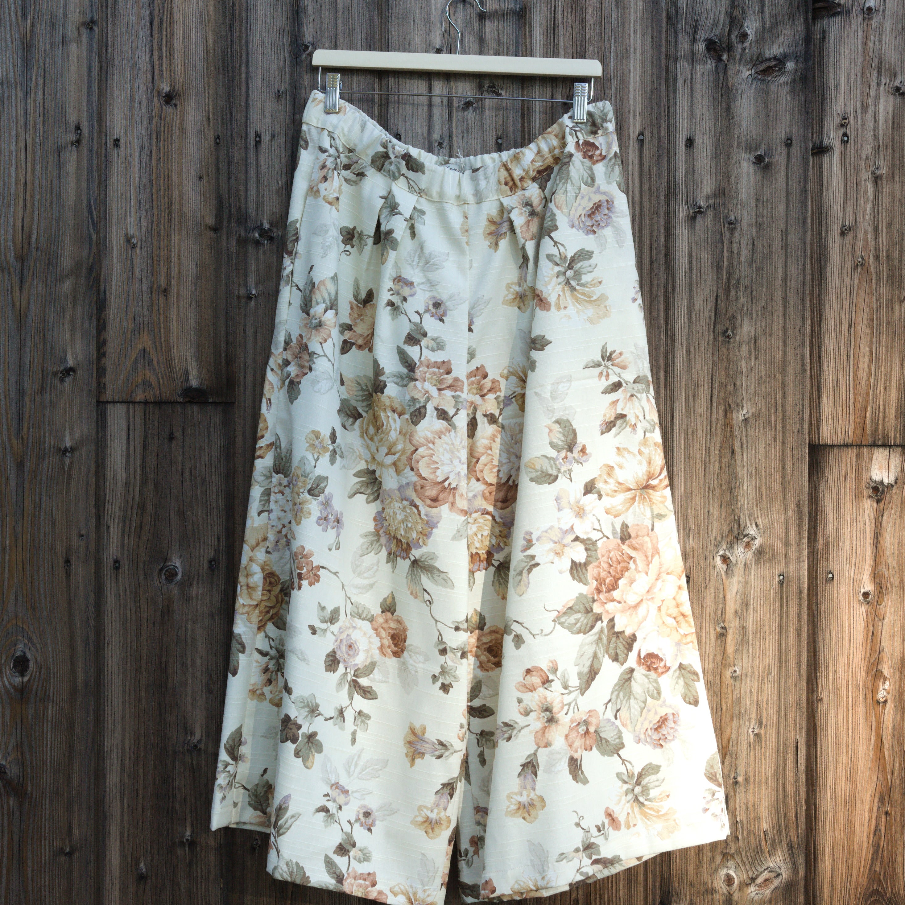Culotte skirt made from recycled curtain fabric
