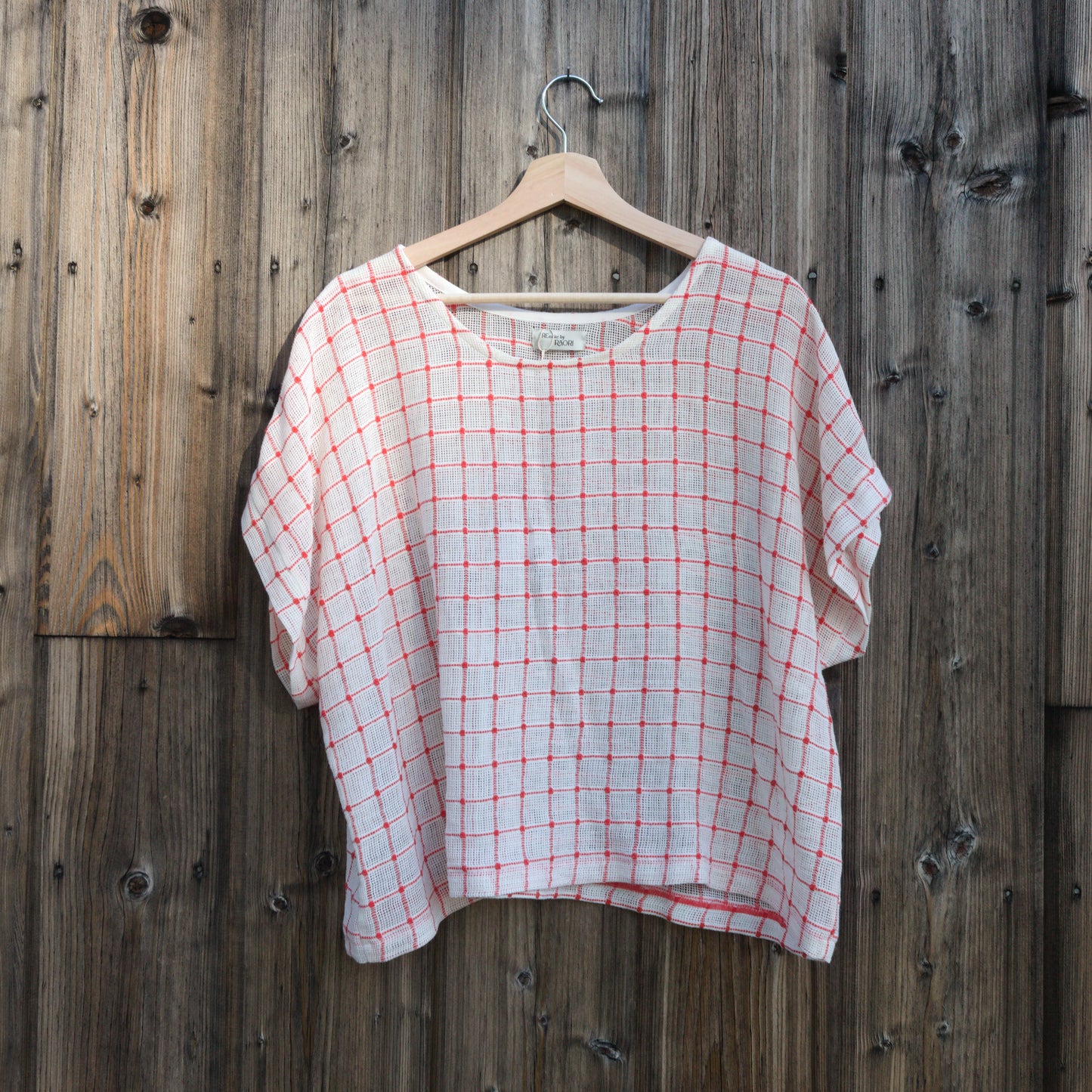 Röd och vit-rutig topp