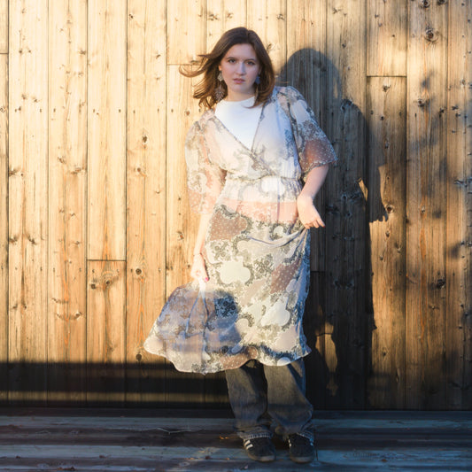 Transparent klänning i vintagepaisley