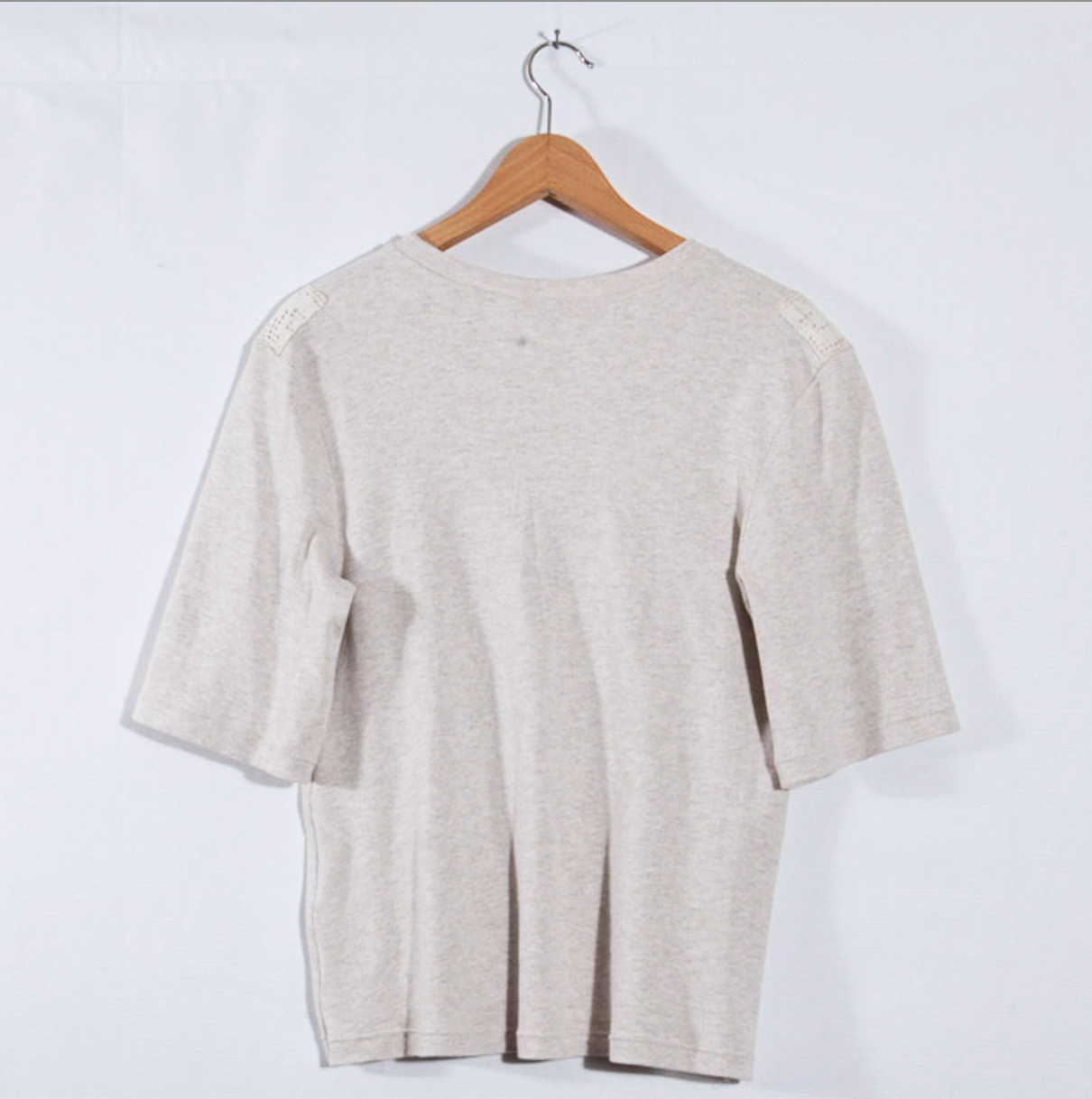 T-shirt with covering sleeves, L