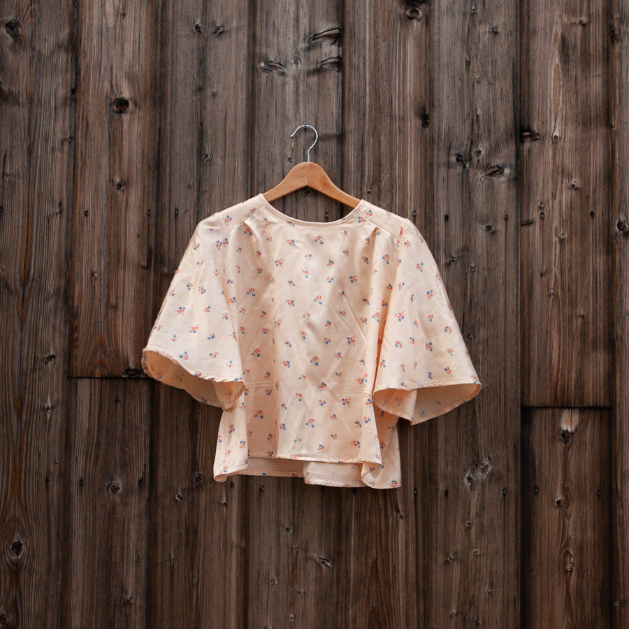 Blouse made from upcycled vintage fabric