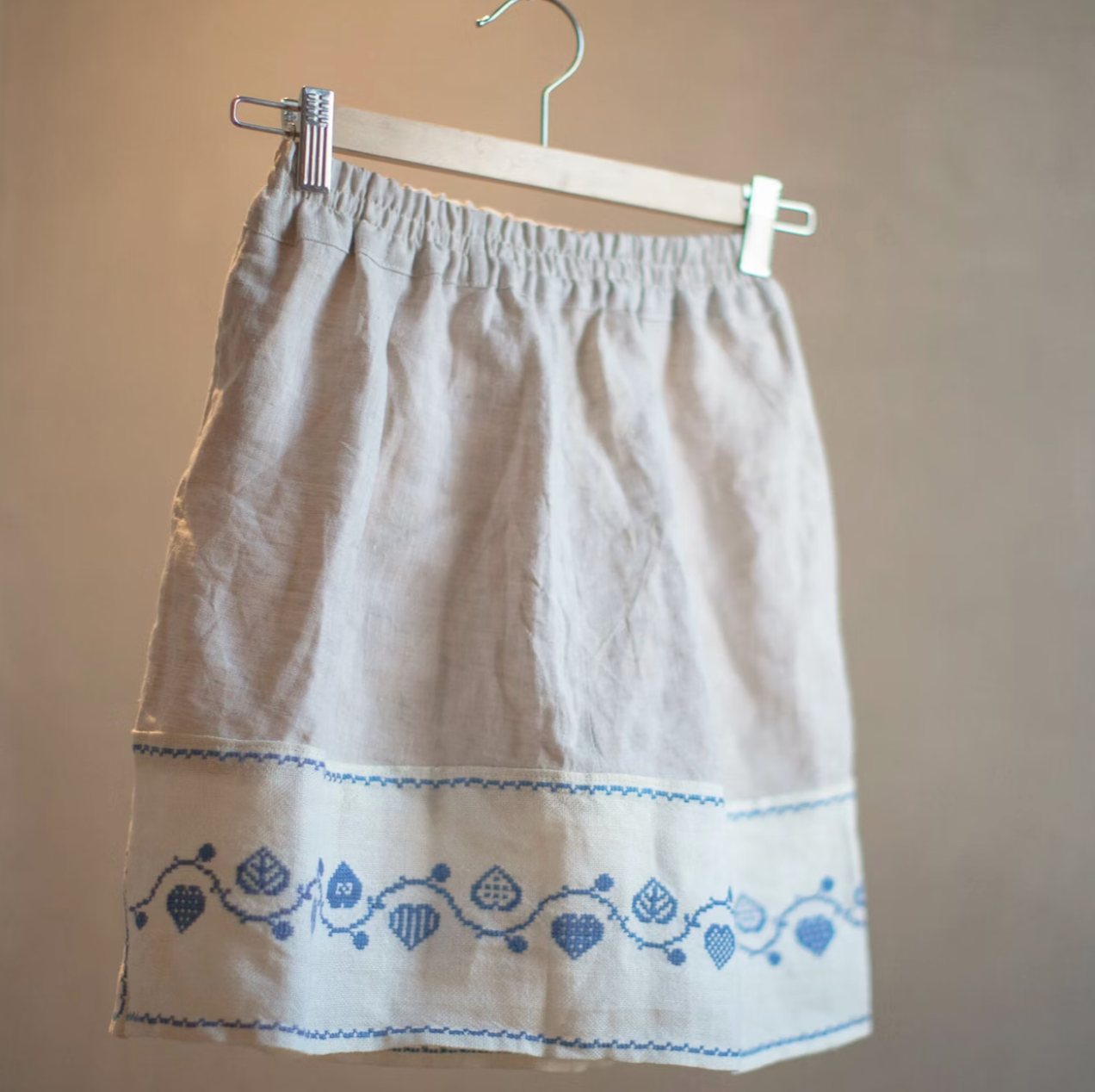 Linen skirt with embroidery, 4-7 years