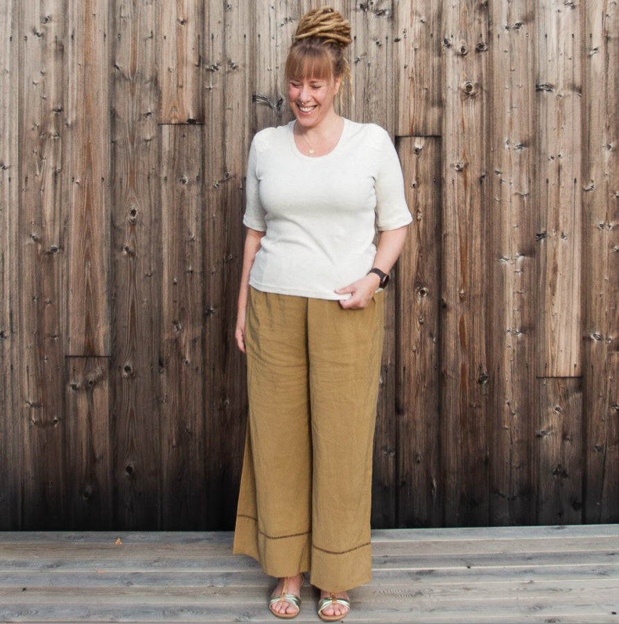 T-shirt with longer short sleeves