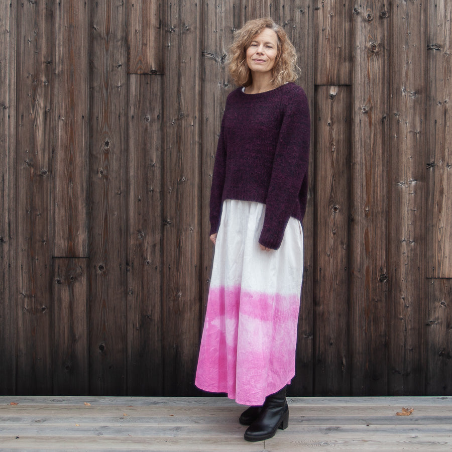 Skirt made from recycled curtain fabric