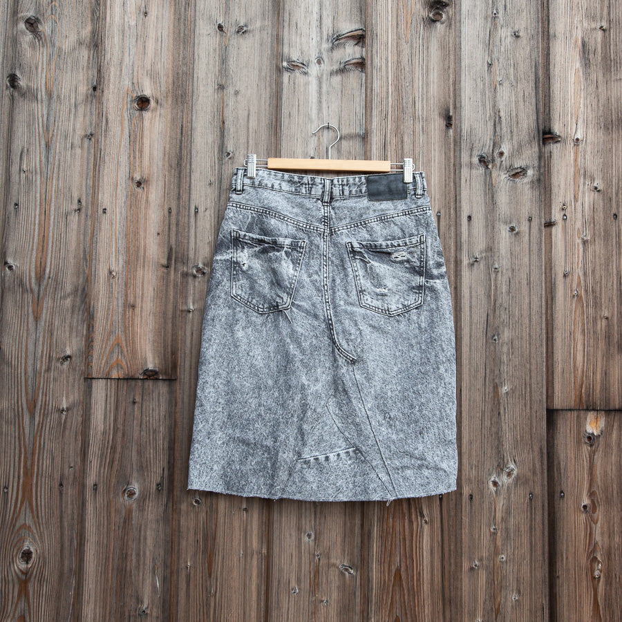Grey denim skirt