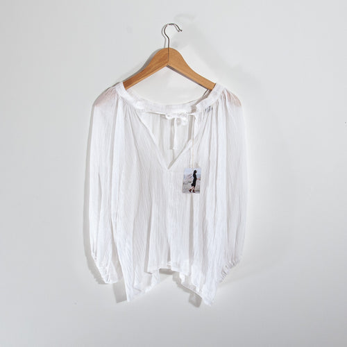 Blouse made from recycled curtain fabric