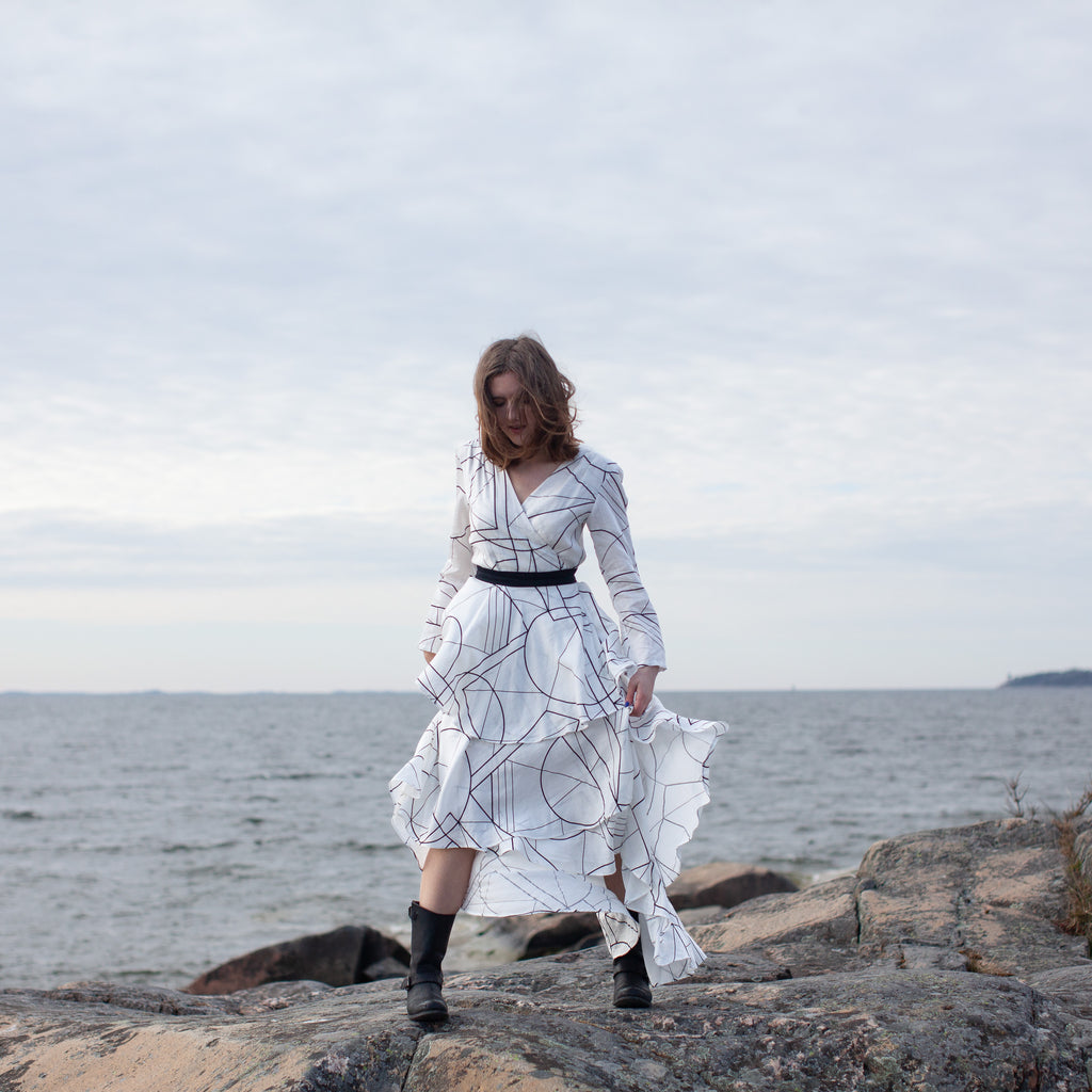 COLLECTION Movement dress