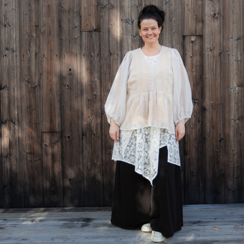Blouse made from curtain fabric