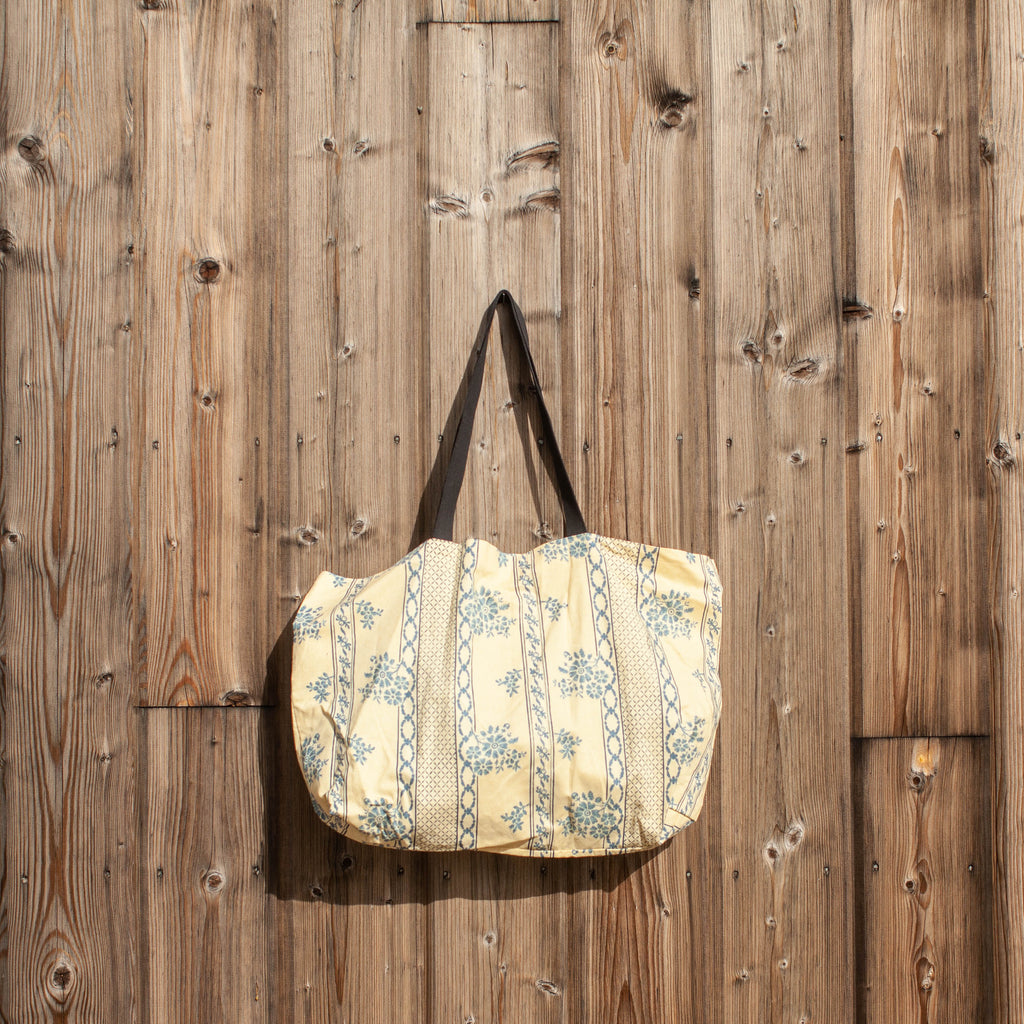 Shopping bag made from recycled fabric