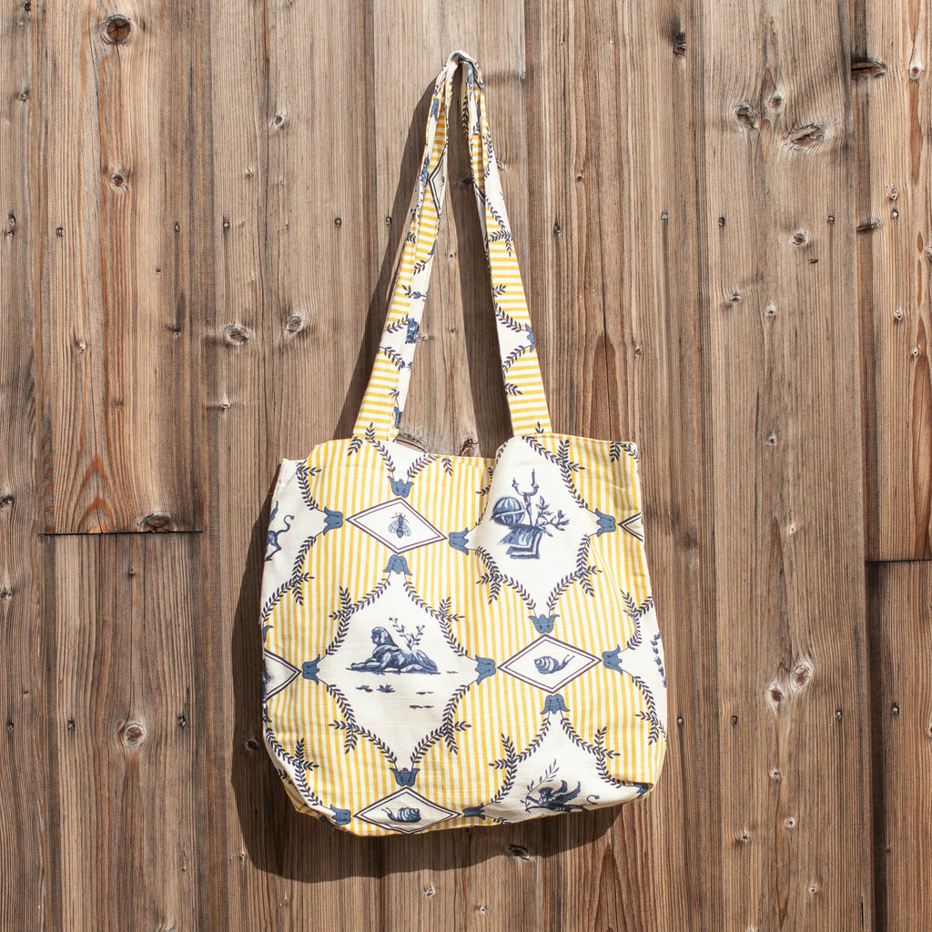 Shopping bag made from recycled fabric