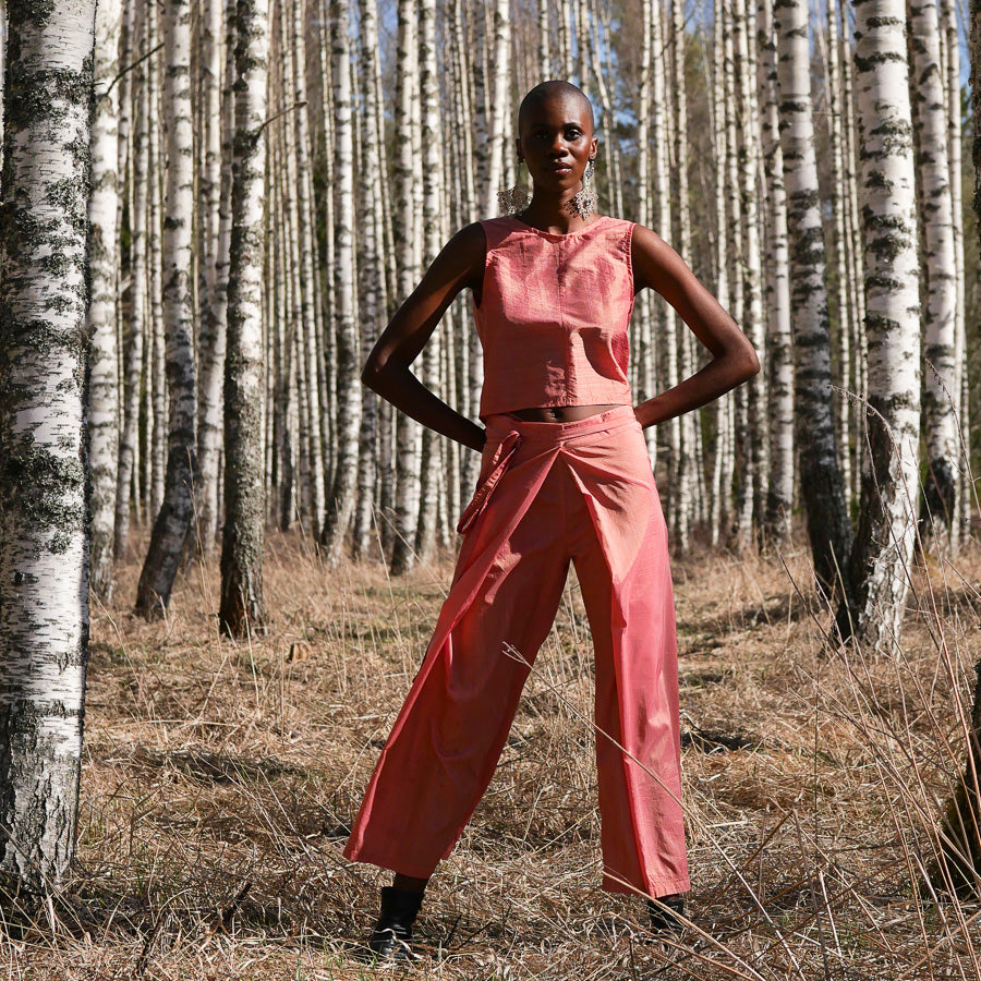 Wrap trousers in vintage fabric